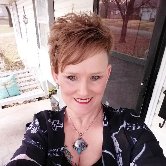 Meet your Posher, Angie - Picture 1 of 1